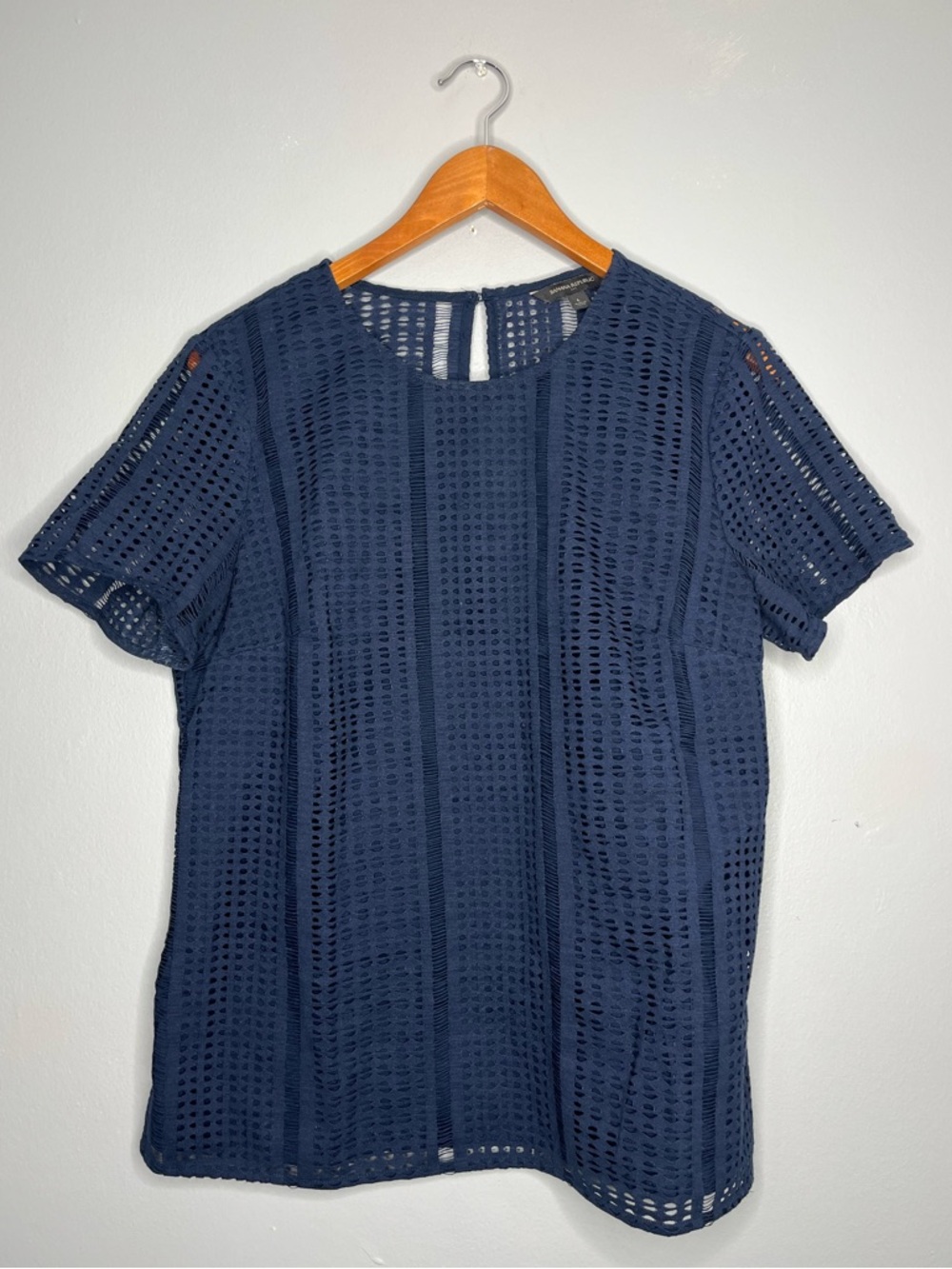 Banana Republic Navy Blue Short Sleeve Eyelet Blouse Top B